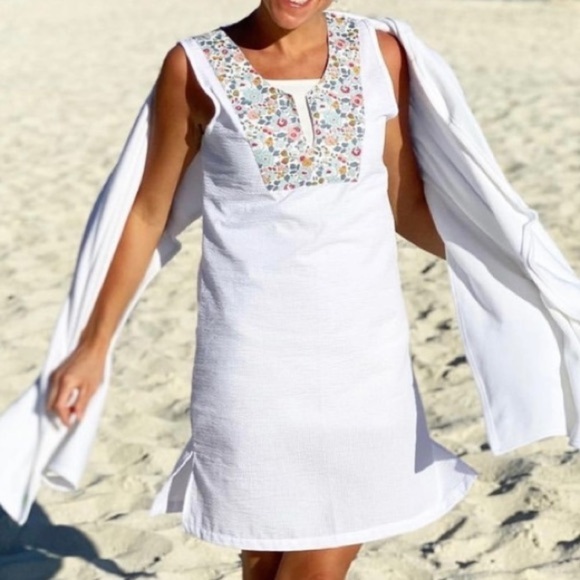 Petite Peony Dress NWT White Seersucker Shift Sleeveless Floral Trim Size 10 - Picture 3 of 16